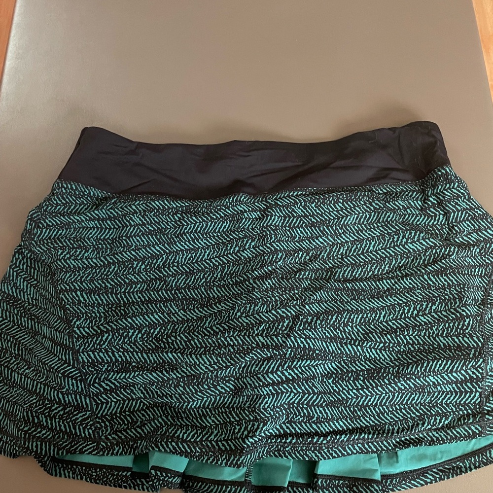 Lululemon Green and Black Patterned Women's Skirt 12T